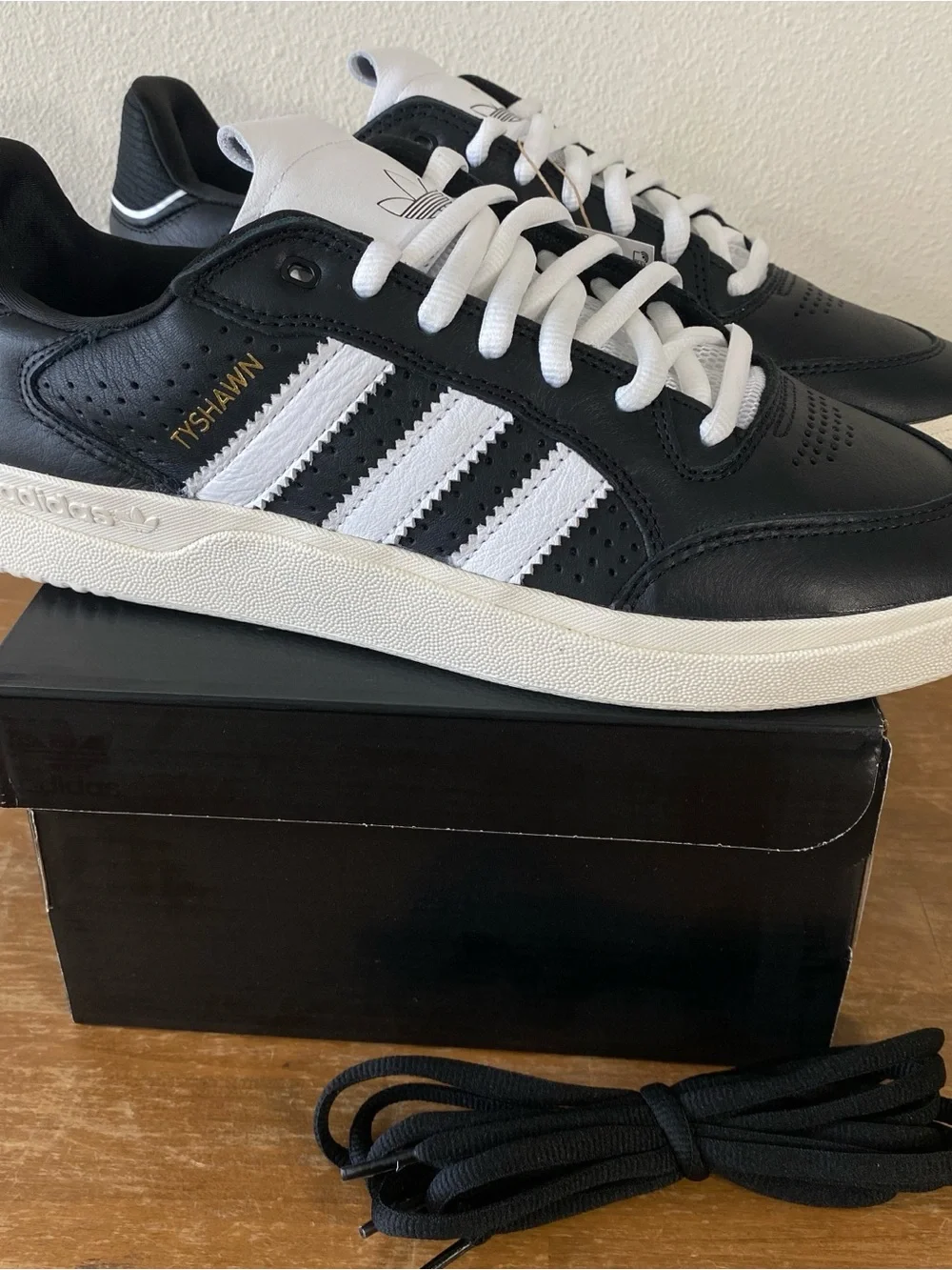 Adidas Tyshawn Jones Low Skateboarding Shoe Soft Black Leather - Size 10